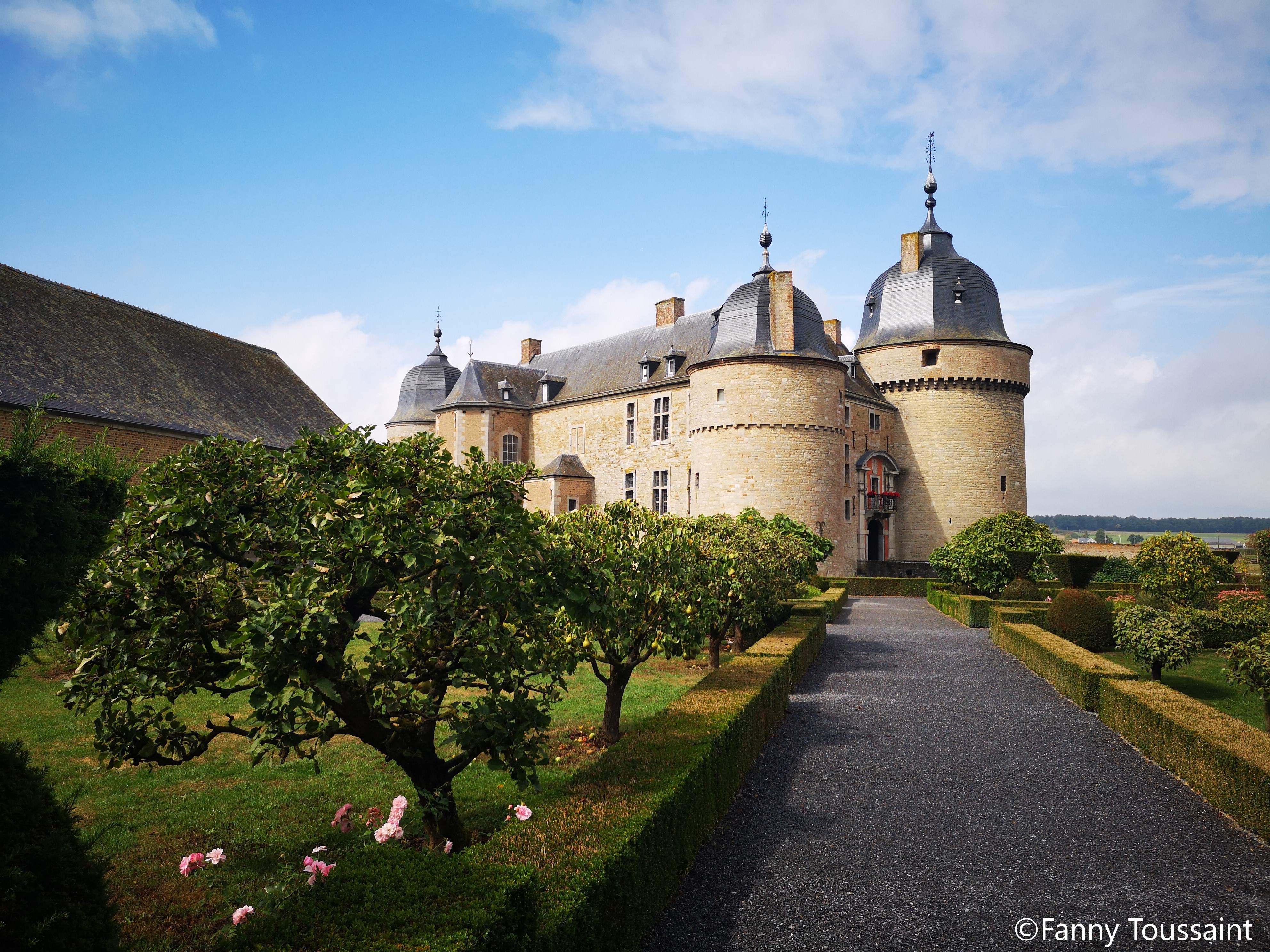 Lavaux-Ste-Anne Castle